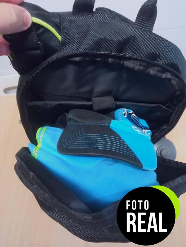 bullpadel-mochila-carbon-negra-delantera-foto-1
