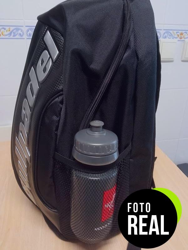 bullpadel-mochila-carbon-negra-delantera-foto-3